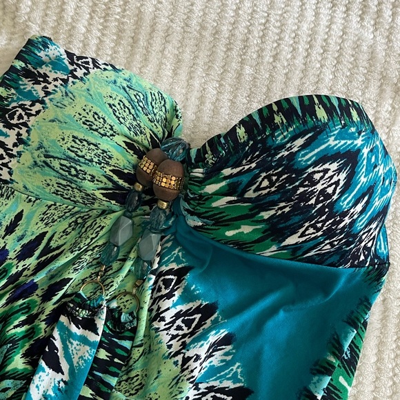 Vibrant Strapless Maxi Dress - Picture 4 of 12